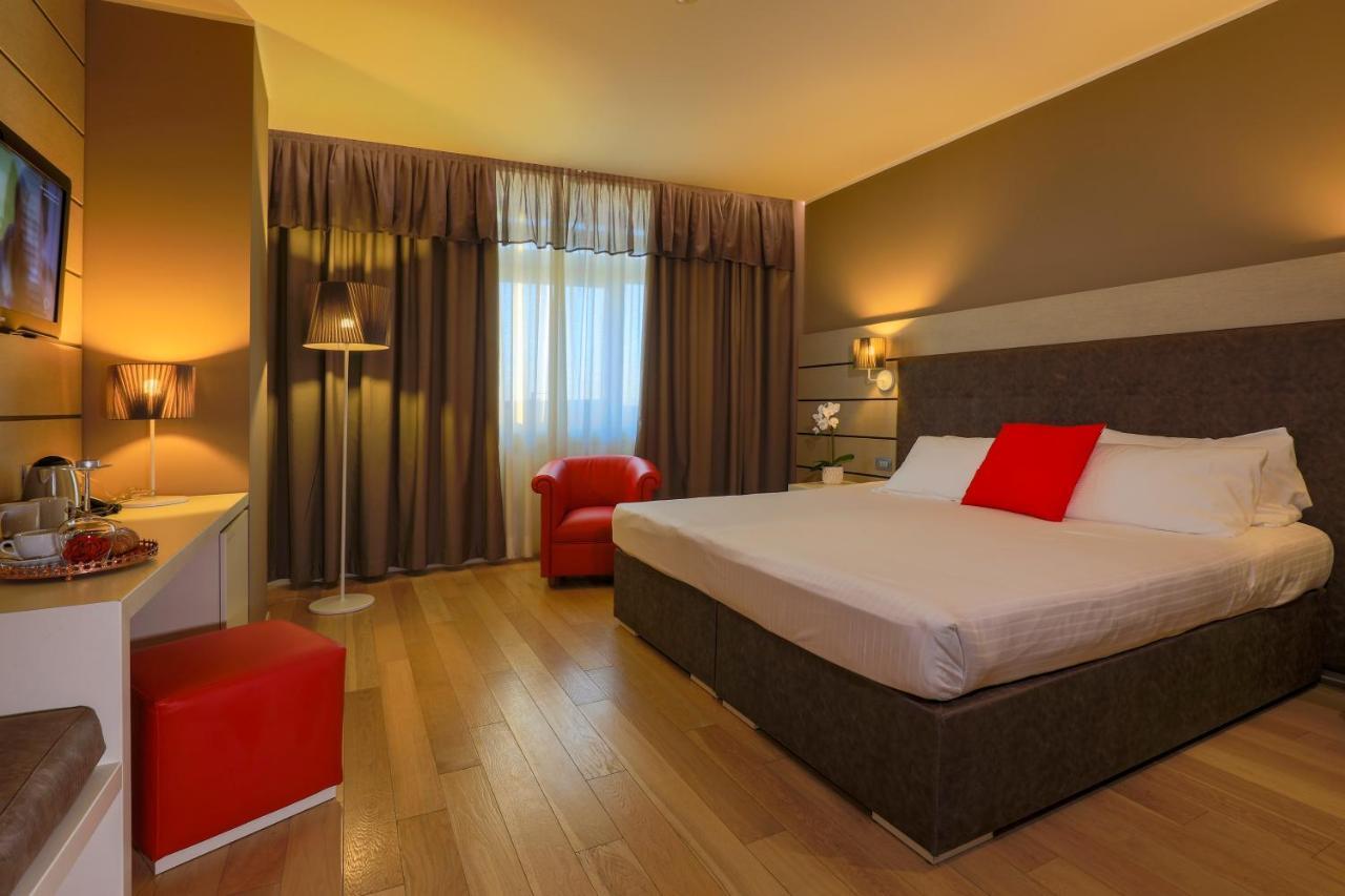 Hotel Glamour Bassano del Grappa Luaran gambar