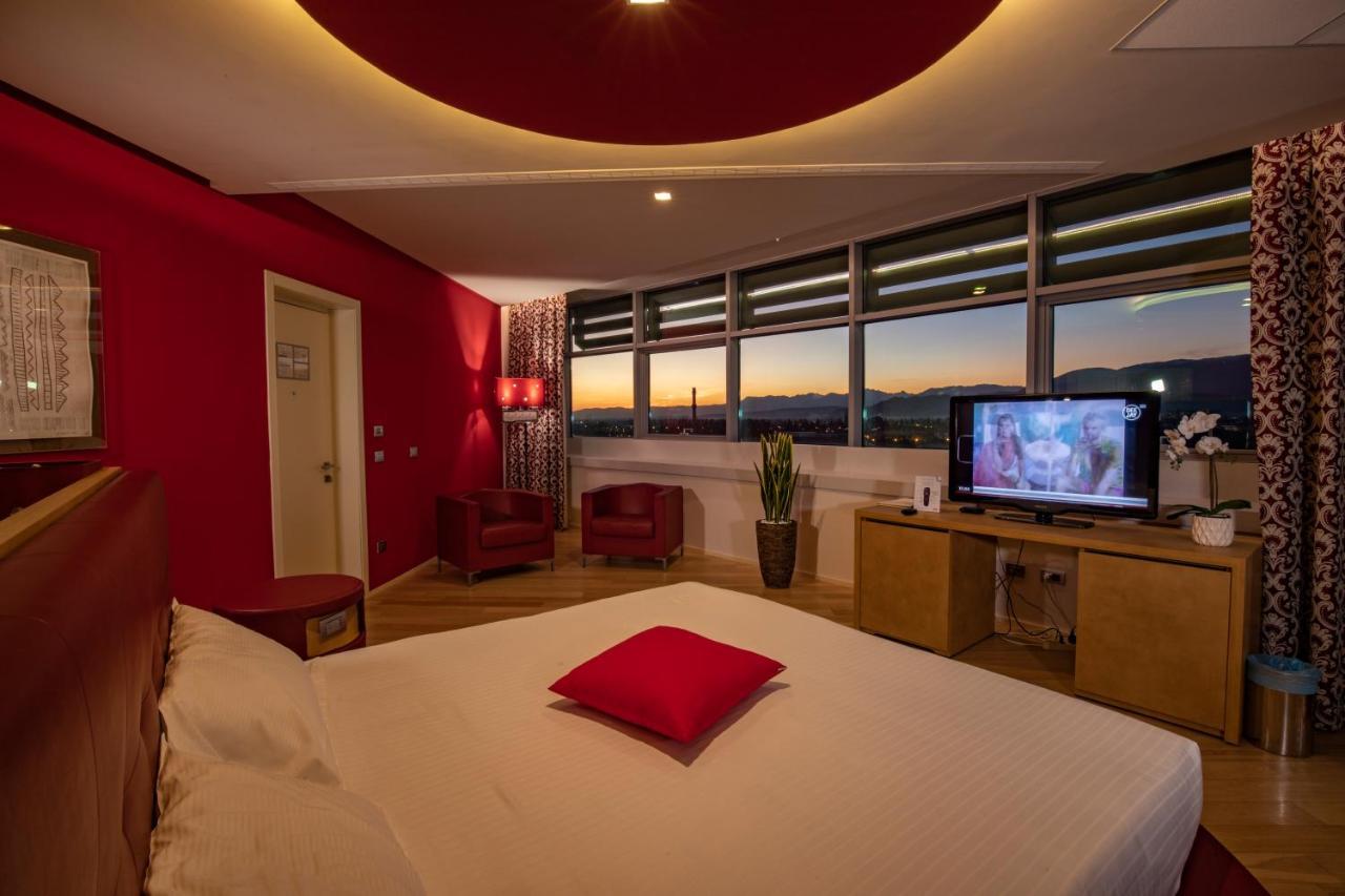 Hotel Glamour Bassano del Grappa Luaran gambar