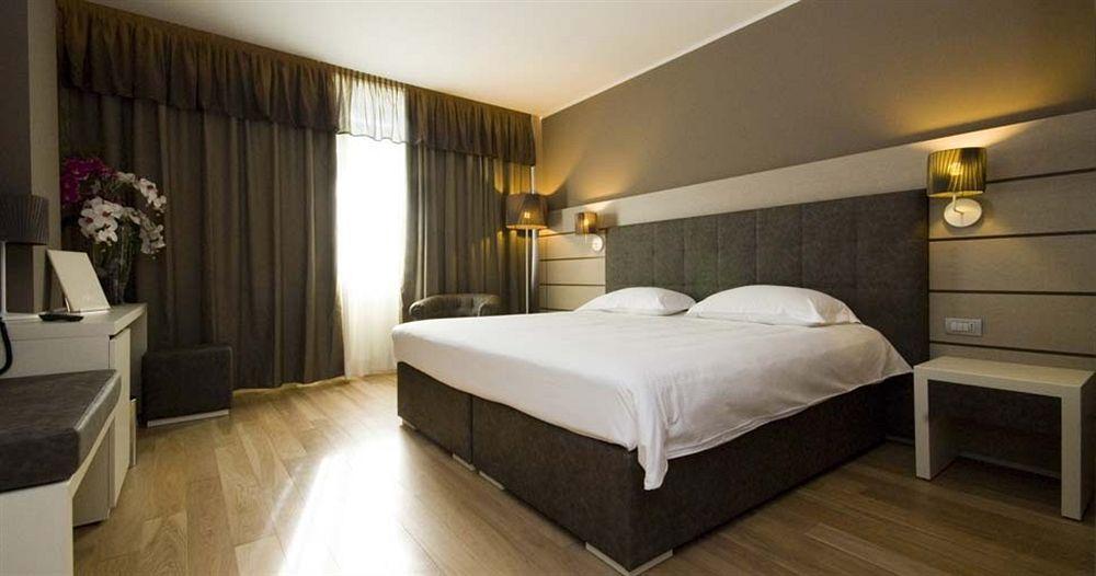 Hotel Glamour Bassano del Grappa Luaran gambar